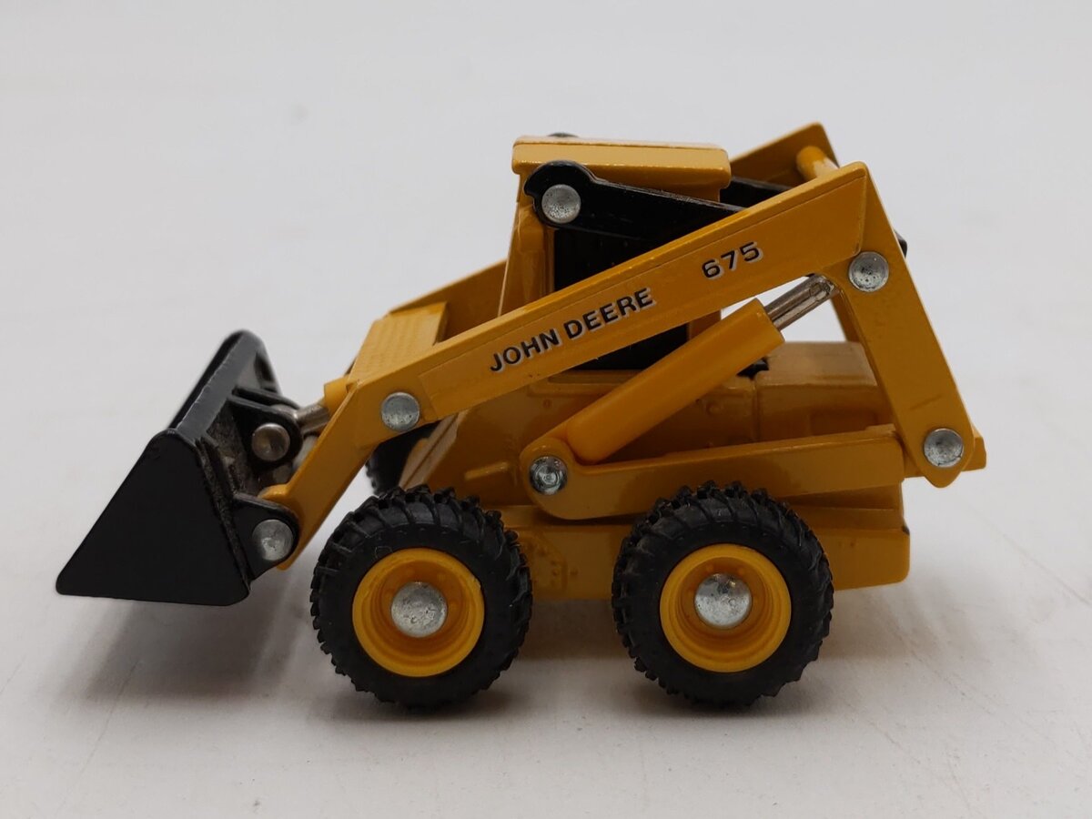 Ertl John Deere 1:64 Scale Skid Steer Loader 675 LN