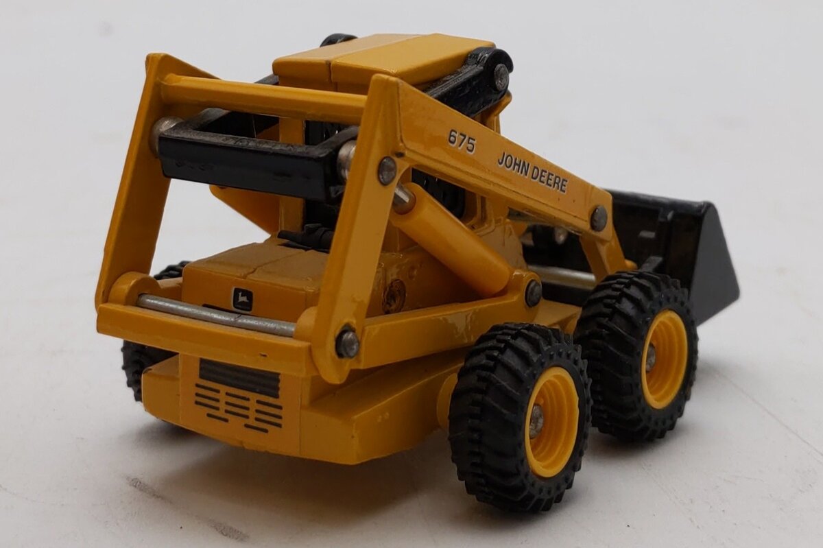 Ertl John Deere 1:64 Scale Skid Steer Loader 675 LN