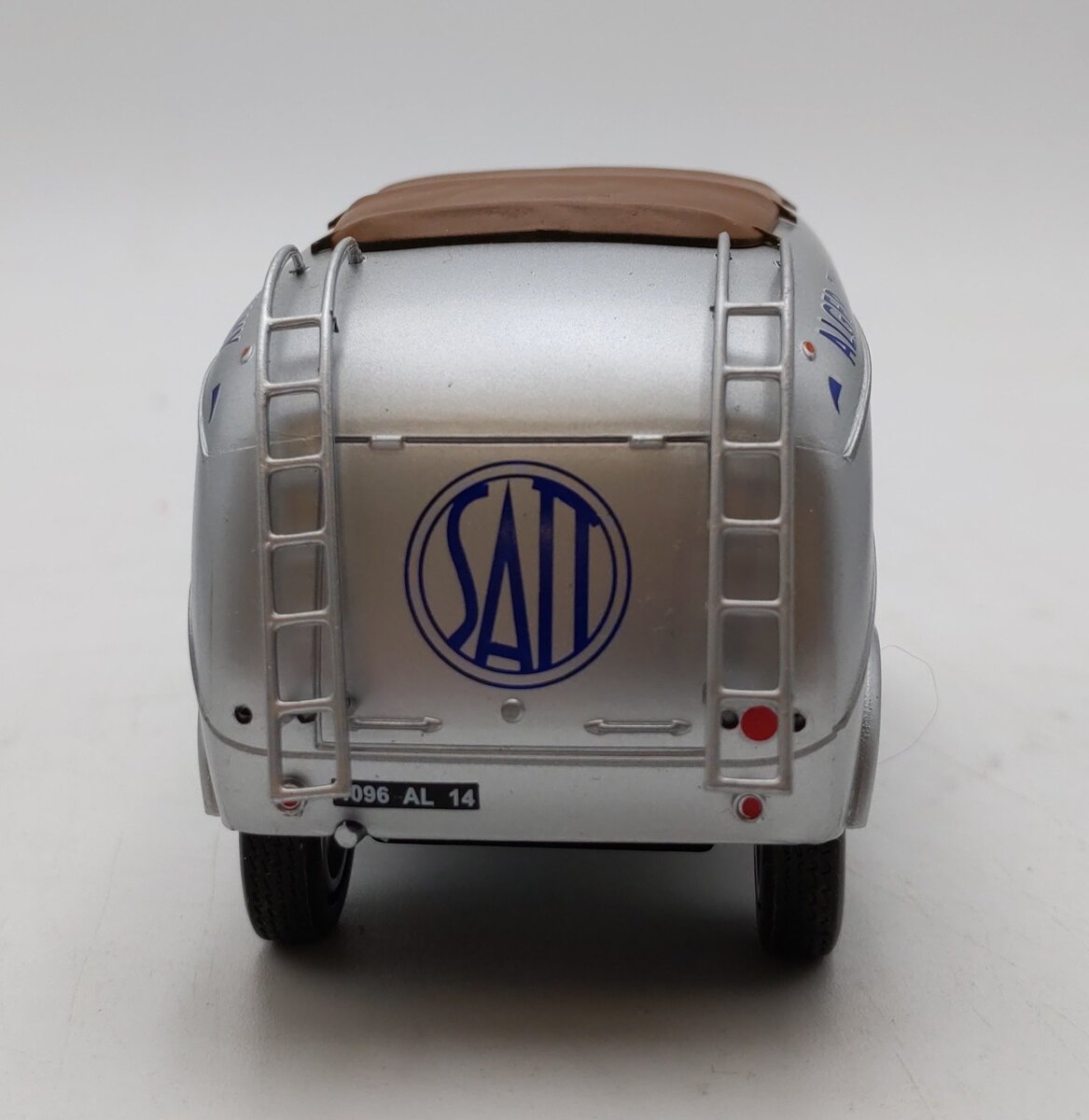 Atlas 1:43 Scale Peugeot 203 Fourgonnette 