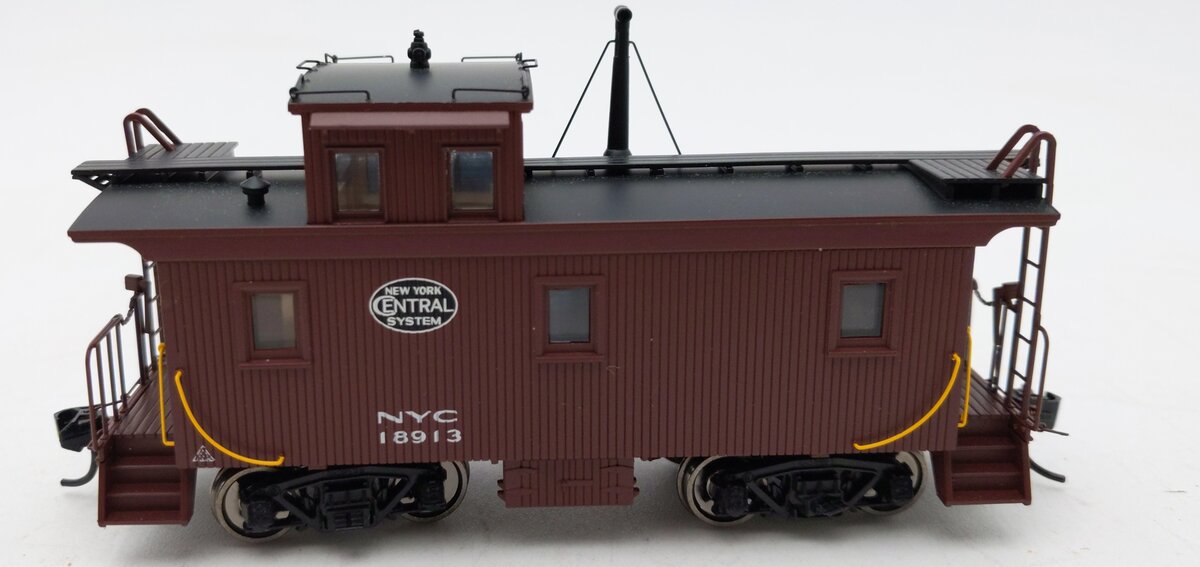 Walthers 920-103453 HO New York Central DM&IR Class G2 Wood Caboose #18913 LN/Box