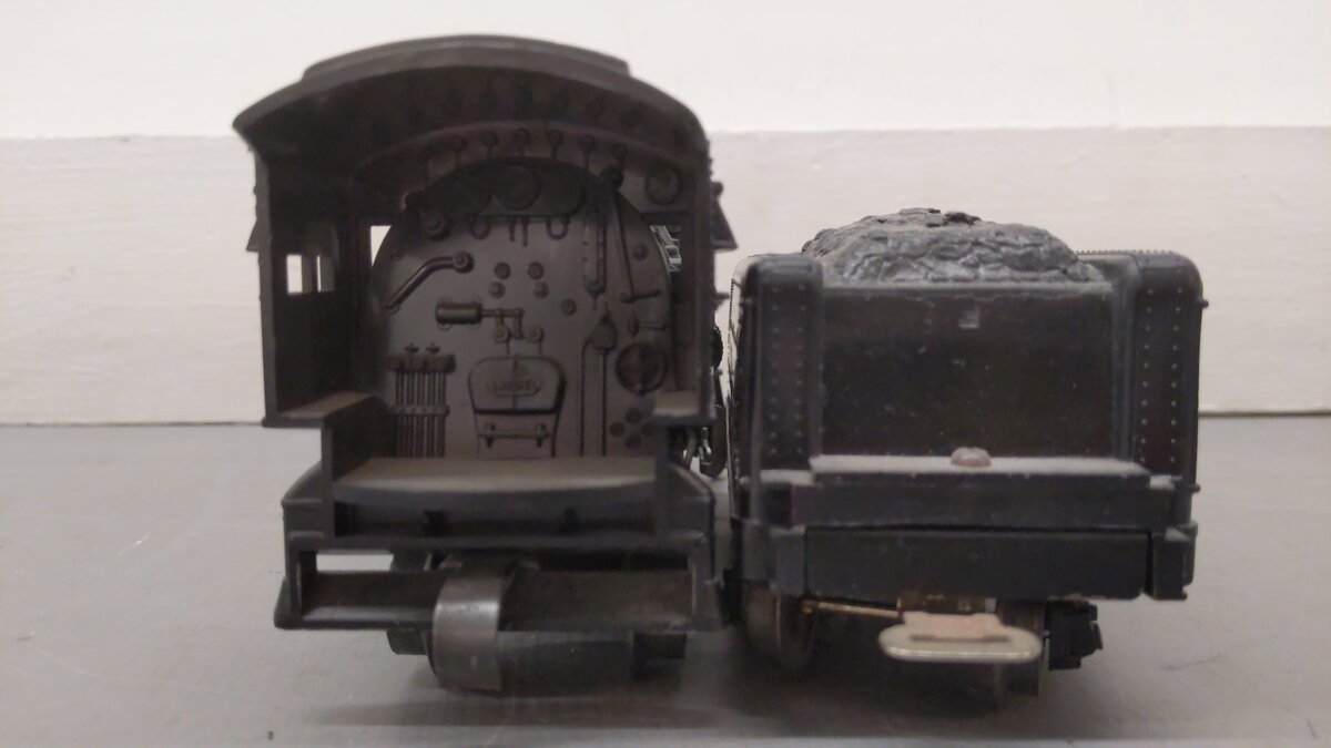 Lionel 1060 Vintage O 2-4-2 Plastic Steam Locomotive & Tender VG