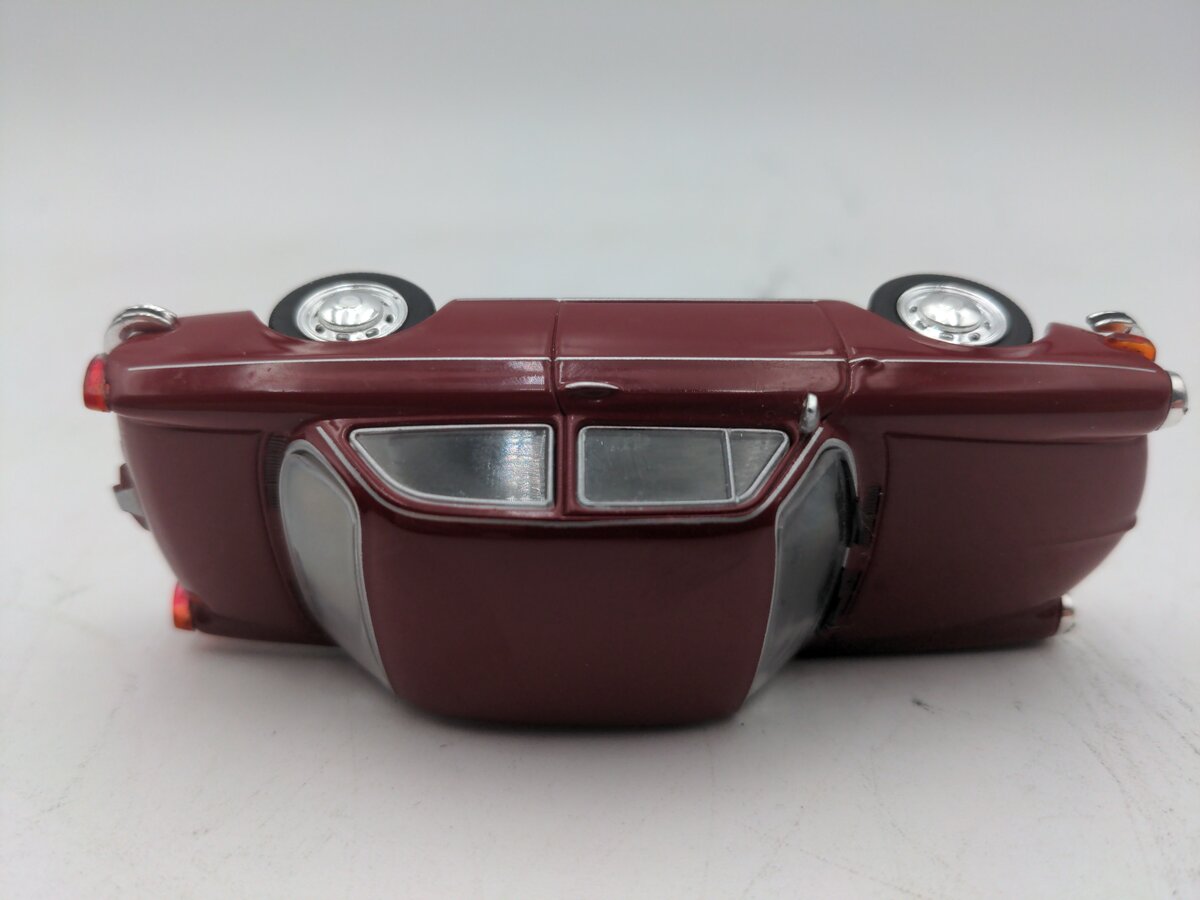 Whitebox 1:43 Volkswagon 1600 L 1970 Red EX/Box