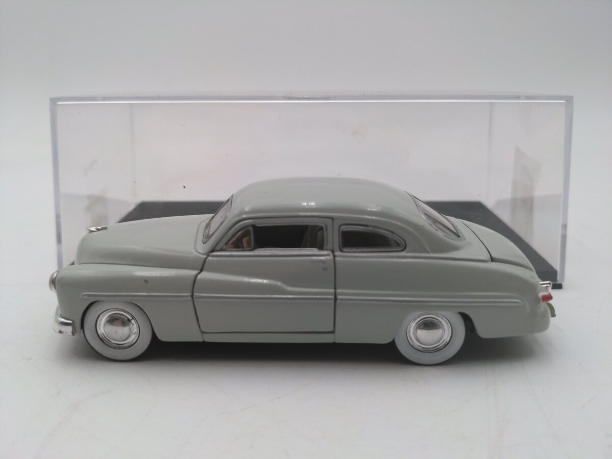 Road Champs 1/43 1949 Mercury Club EX/Box