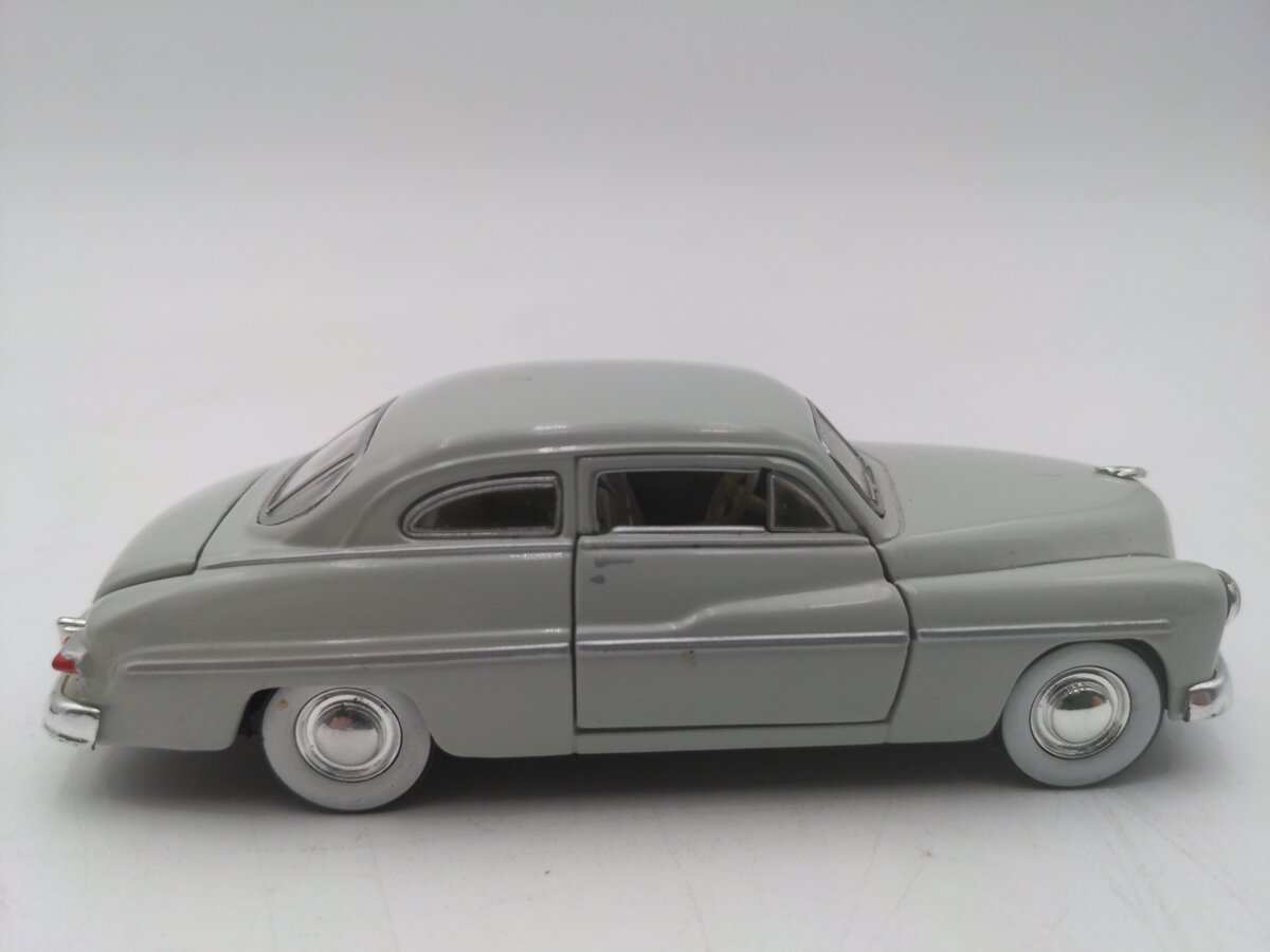 Road Champs 1/43 1949 Mercury Club EX/Box