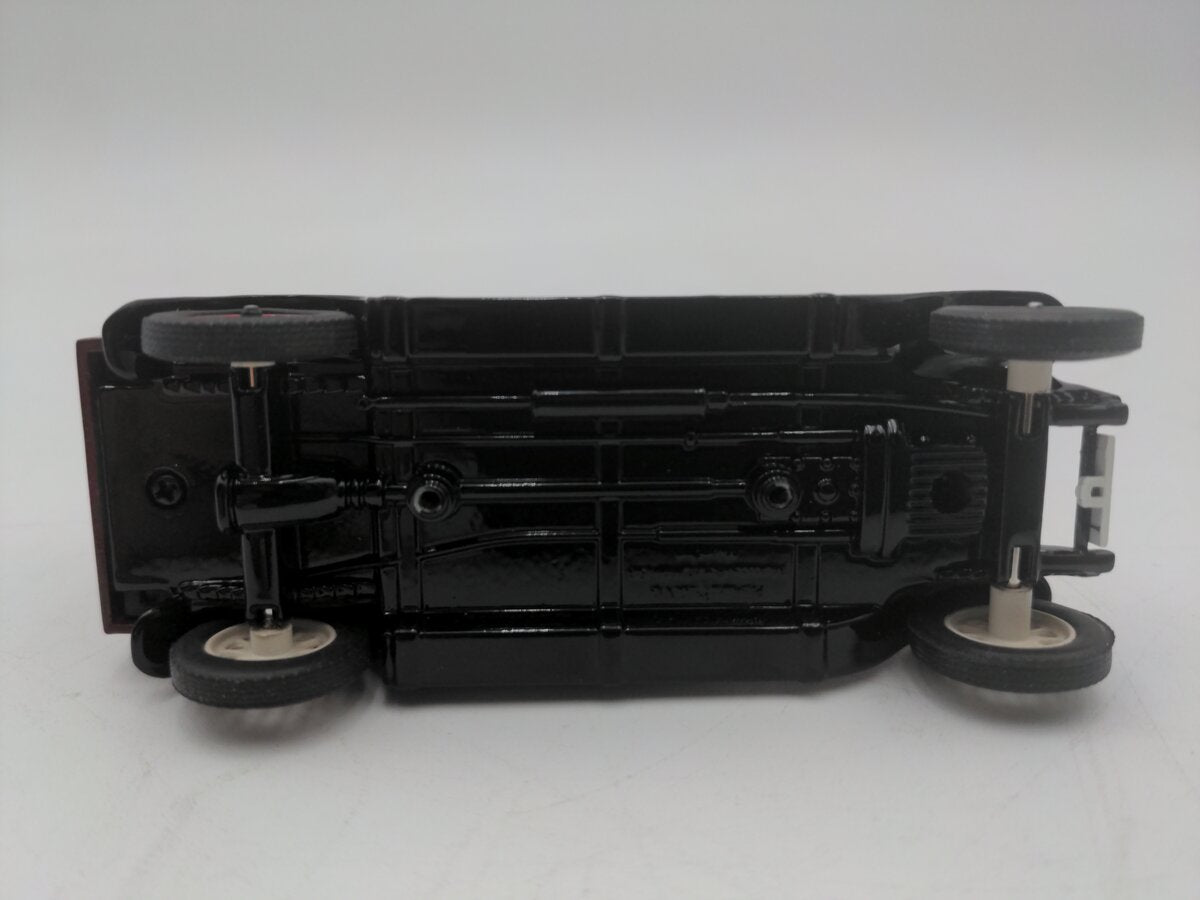 Whitebox 1/43 Mercedes Benz Red And White Express Van VG