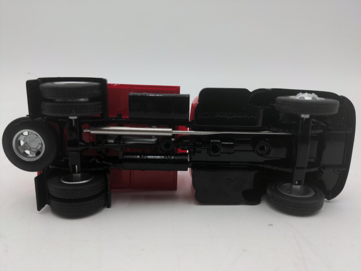 Whitebox 215114 1:43 Scale International Harvester EX/Box