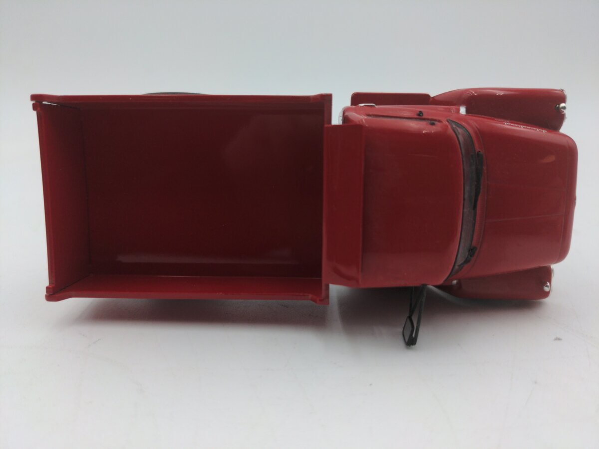 Whitebox 1/43 International Harvester KB7 Nv184 VG/Box