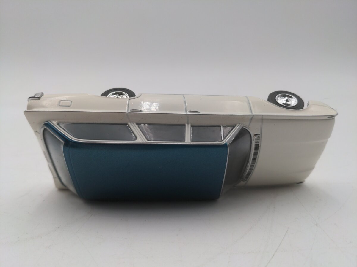 Whitebox 1/43 Ford Ranch Wagon 1960 White And Blue Wagon Car VG/Box