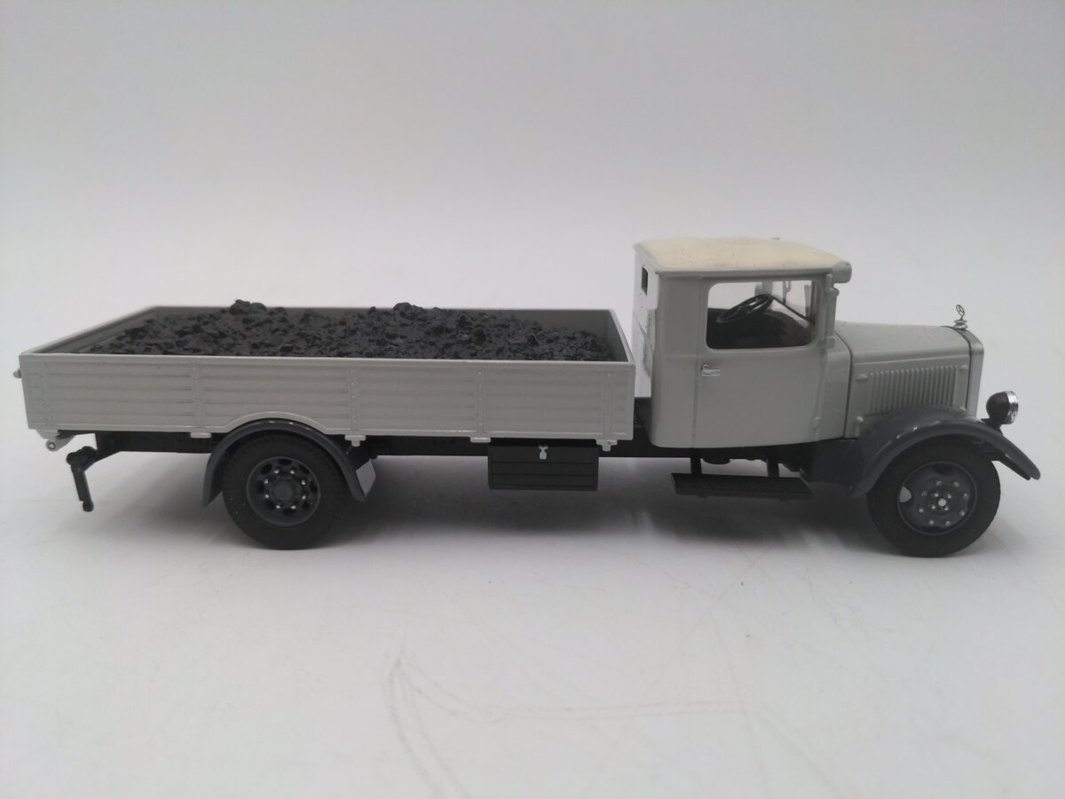 Premium ClassiXXs 1/43 Mercedes-Benz Lo 2750 Pritschenwagen EX/Box