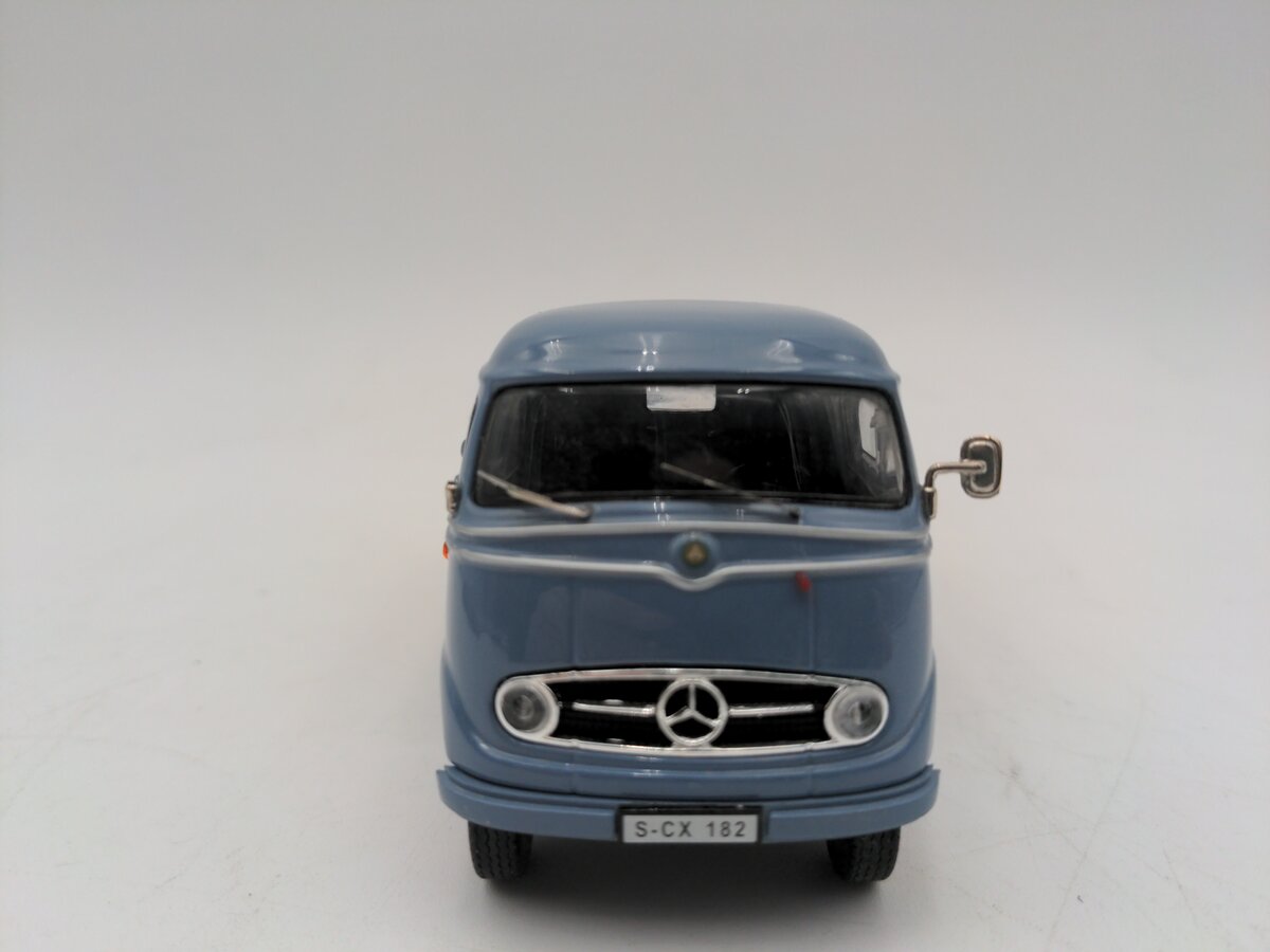 Premium ClassiXXs 1/43 Mercedes Benz L1000 Express VG/Box
