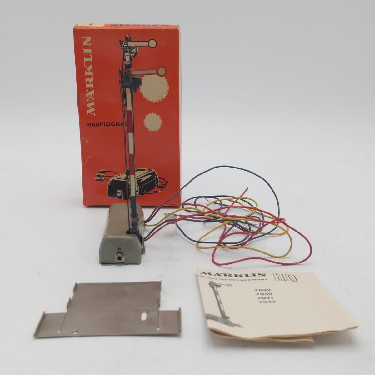Marklin 7039 HO Scale Signal With Train Control VG/Box