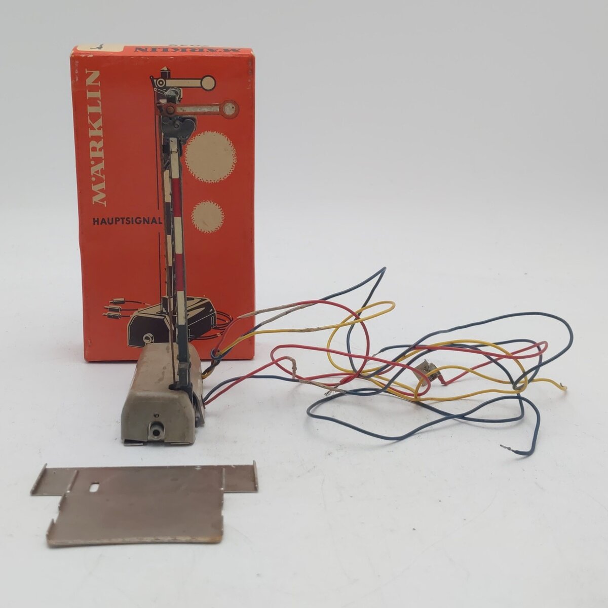 Marklin 7039 HO Scale Signal With Train Control VG/Box