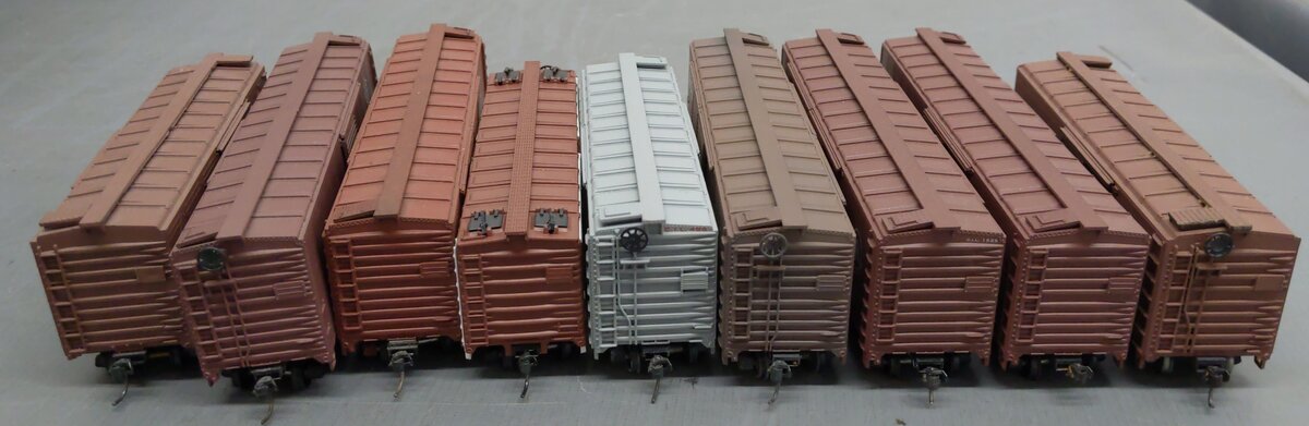 Assorted HO Scale Refrigerator & Box Cars [9] EX
