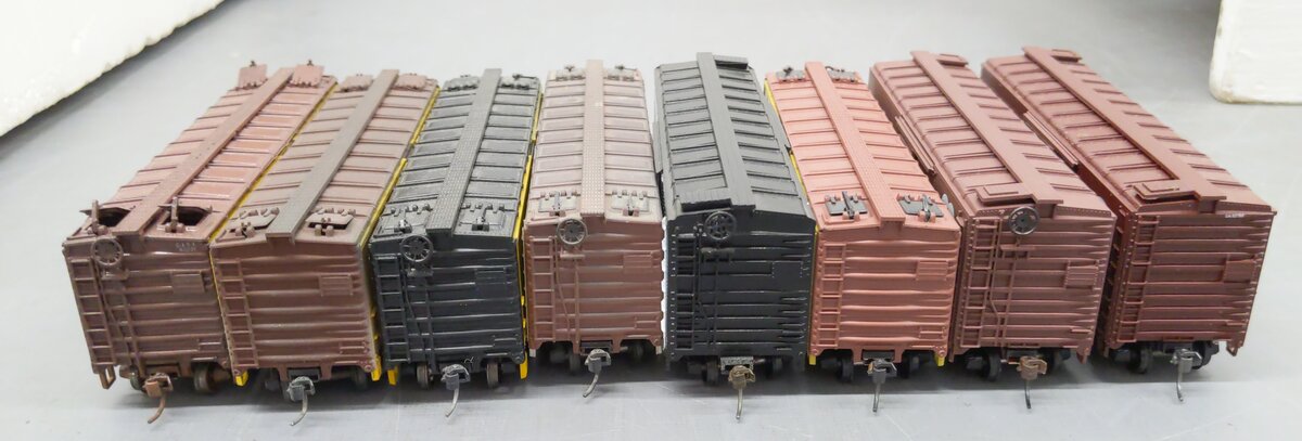 Assorted HO Scale Refrigerator & Box Cars [8] EX