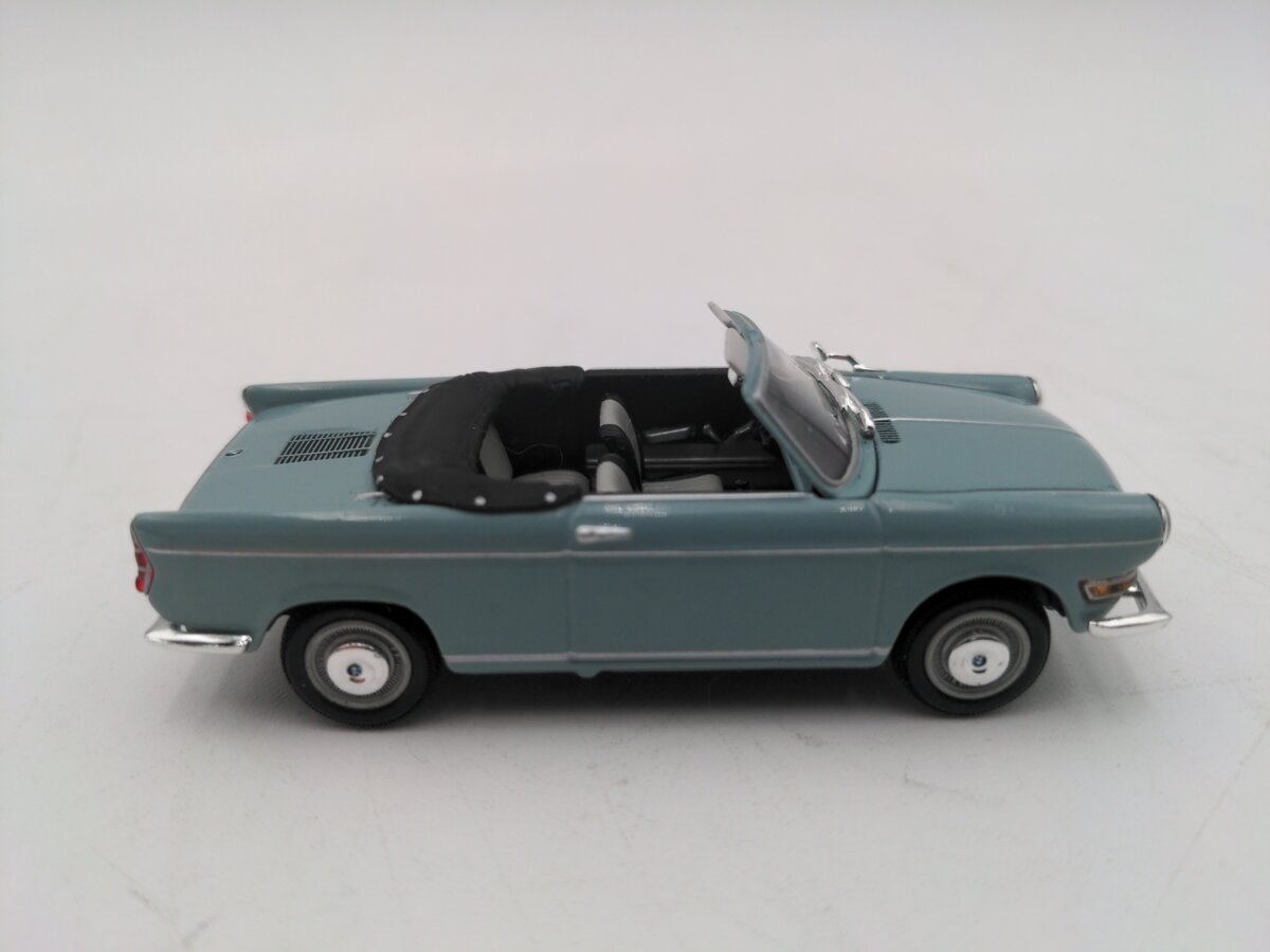 Minichamps 700 1/43 BMW 2000A White And Light Blue VG/Box
