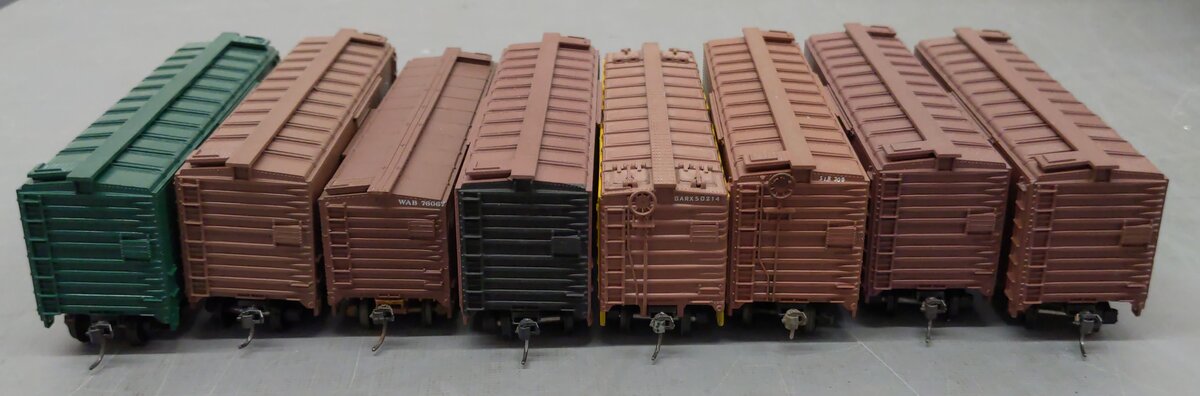 Assorted HO Scale Refrigarated & Box Cars [8] EX
