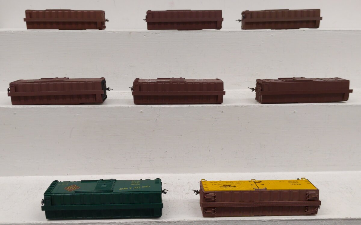 Assorted HO Scale Refrigarated & Box Cars [8] EX
