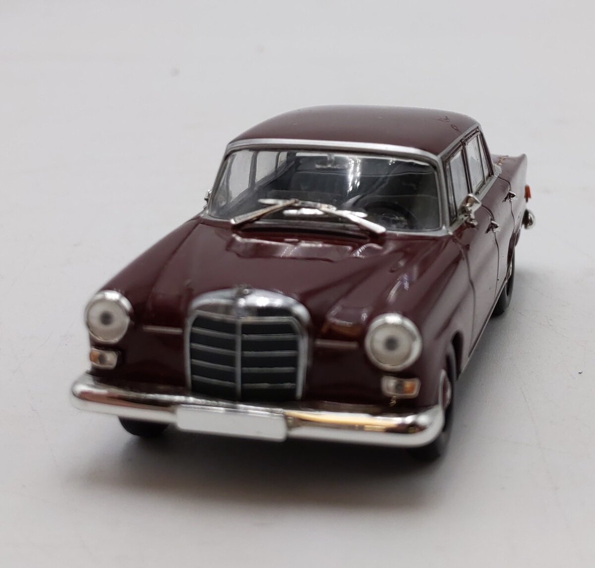 IXO Models 1:43 Scale  IXOCLC357N Mercedes 220 SE (W111), Red, 1959 LN/Box