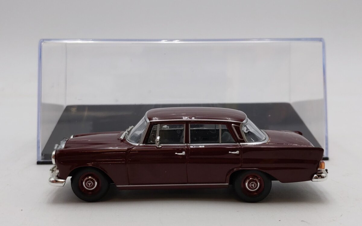 IXO Models 1:43 Scale  IXOCLC357N Mercedes 220 SE (W111), Red, 1959 LN/Box