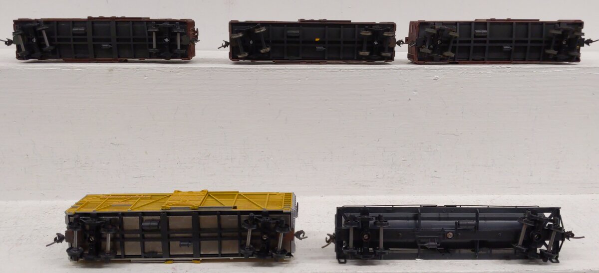 Assorted HO Scale Stock & Other Assorted Freight Cars [5] EX