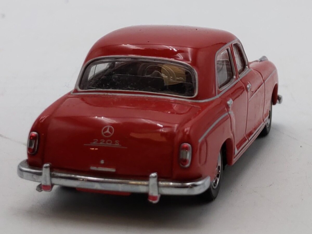 Minichamps 1:43 Scale Mercedes-Benz 200 Mittelrot Limited Edition 1 of 1,440 LN/Box