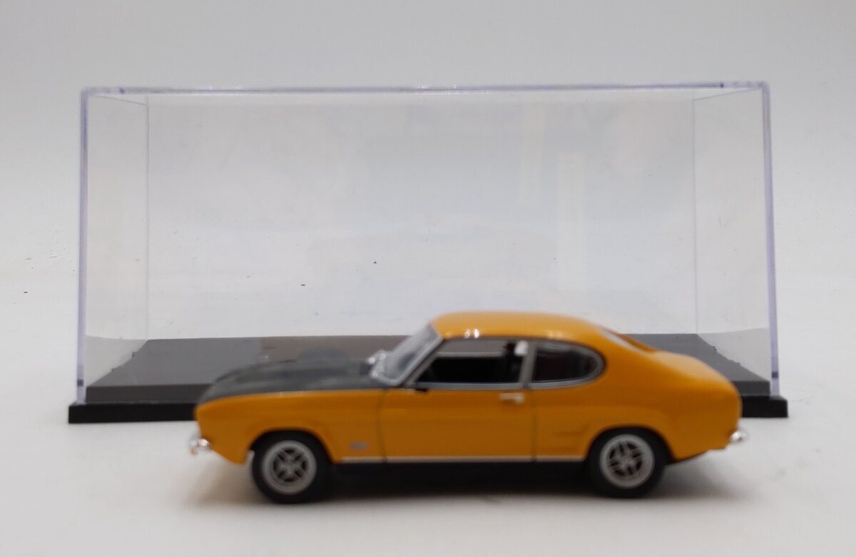Minichamps 1:18 Scale 180 089070 Ford Capri 2600 RS 1970 Yellow/Black LN/Box