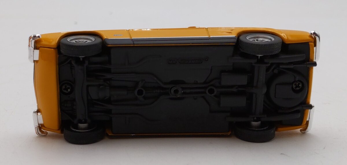 Minichamps 1:18 Scale 180 089070 Ford Capri 2600 RS 1970 Yellow/Black LN/Box