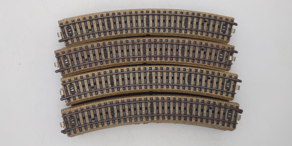 Marklin 5200 HO Scale Curved Track Sections (24)