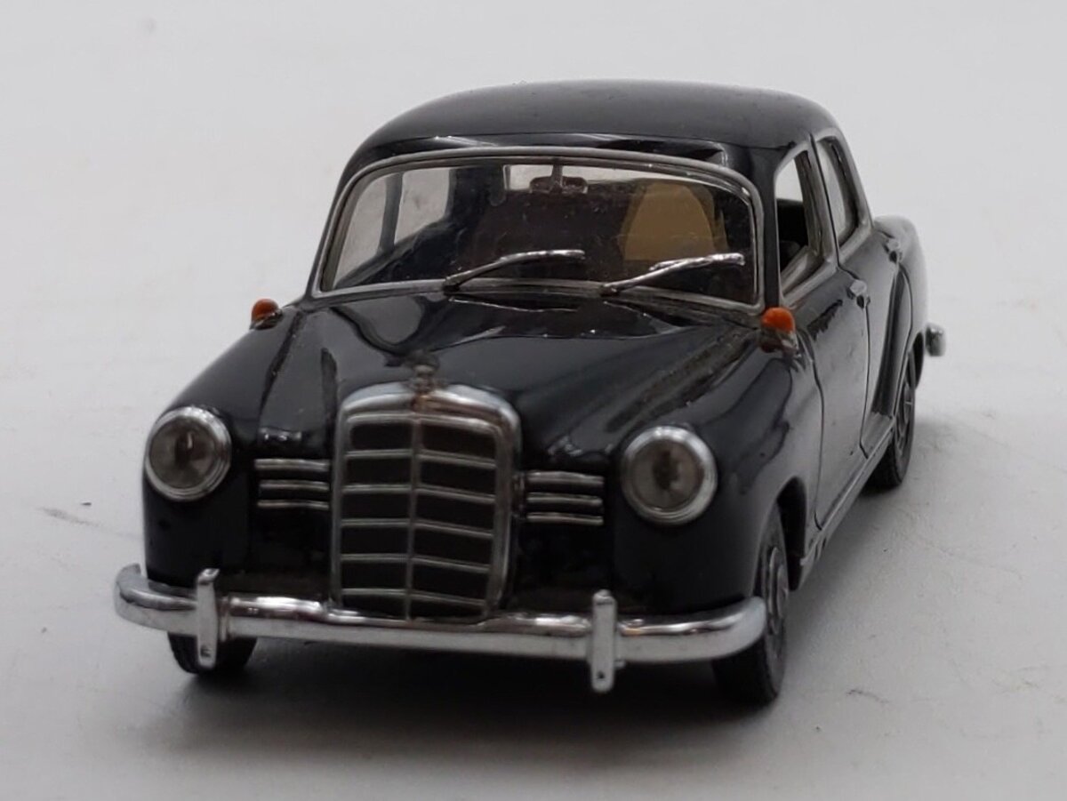 Minichamps 1:43 Scale Mercedes-Benz 180 Taxi Limited Edition 1 of 1,296pcs LN/Box