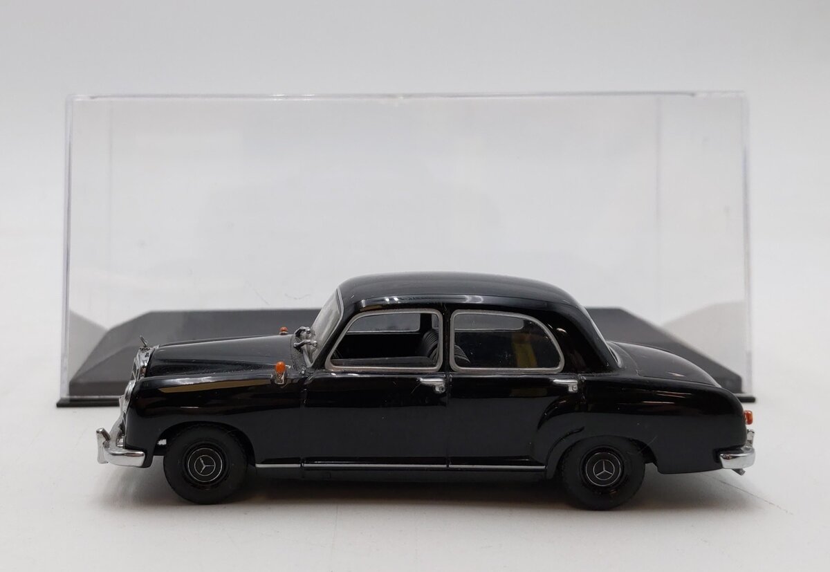 Minichamps 1:43 Scale Mercedes-Benz 180 Taxi Limited Edition 1 of 1,296pcs LN/Box