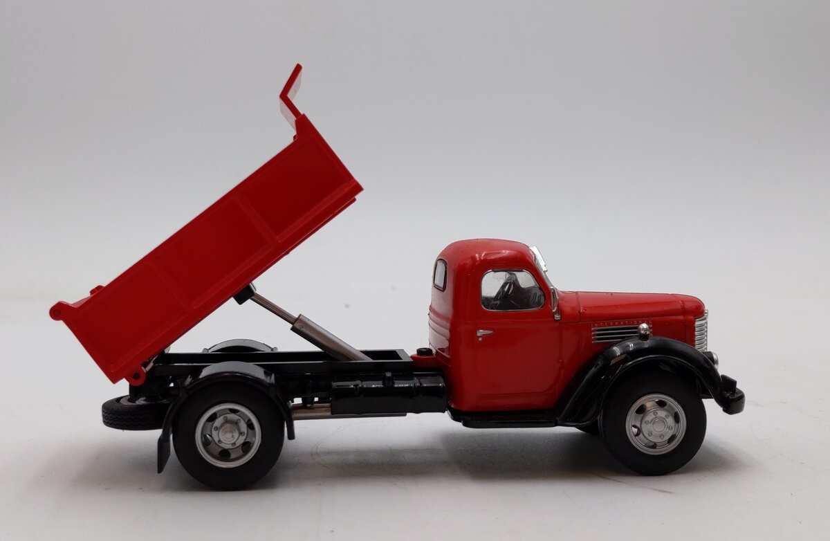 Whitebox 1:43 Scale International Harvester KB7 Limited Edition 1of 1,000 LN/Box