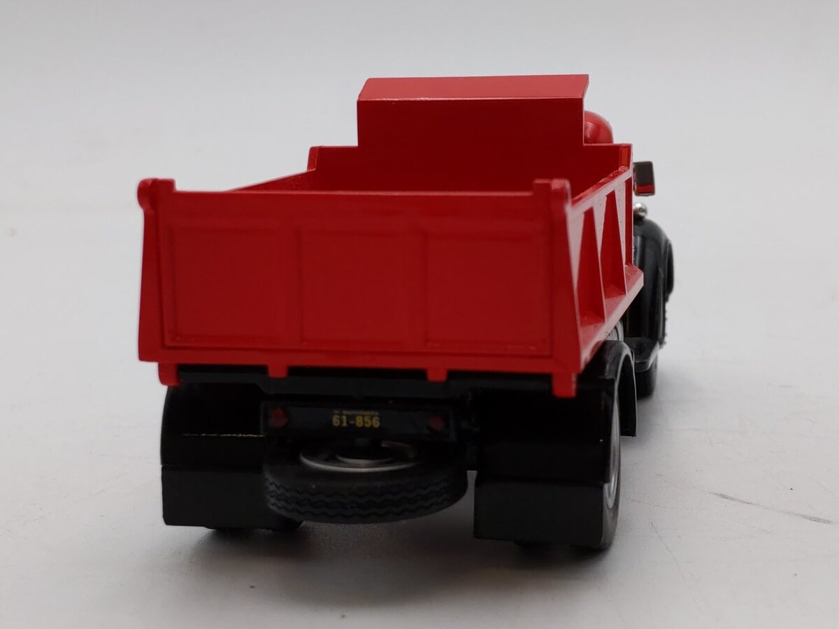 Whitebox 1:43 Scale International Harvester KB7 Limited Edition 1of 1,000 LN/Box