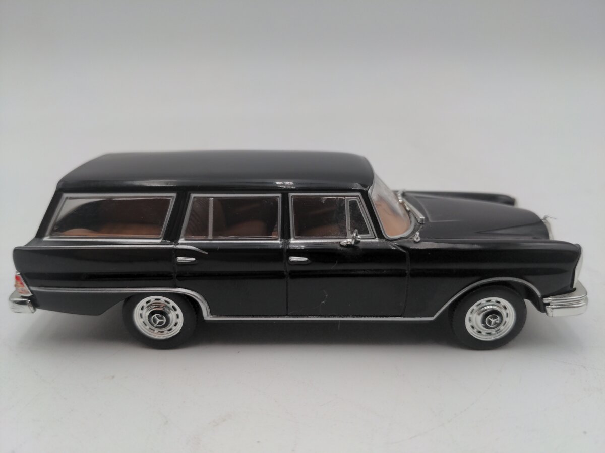 Premium X 230 1/43 Mercedes Benz Ponton Binz 230 1959 Station Wagon EX/Box