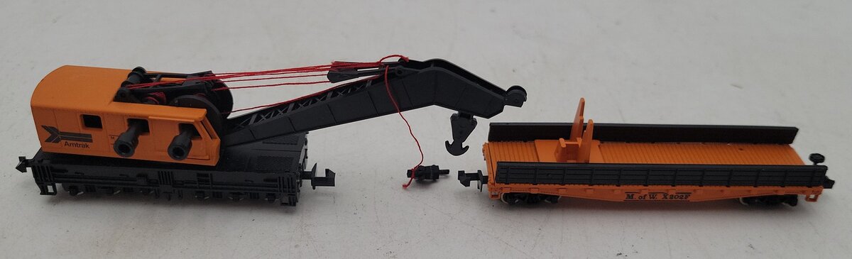 Roco N Scale Amtrak M of W Crane & Working Flat Car #X202F ,X201 NIB