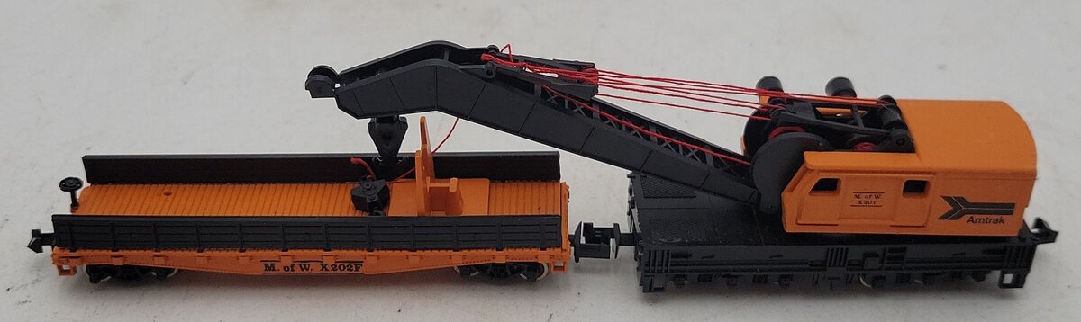 Roco N Scale Amtrak M of W Crane & Working Flat Car #X202F ,X201 NIB