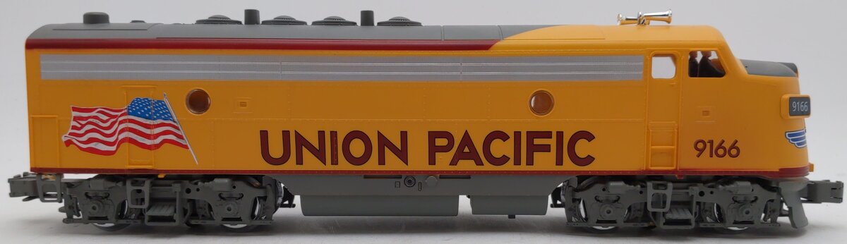 Menards O Gauge Non-Powered UNION PACIFIC F3 Diesel Locomotive #9166 EX