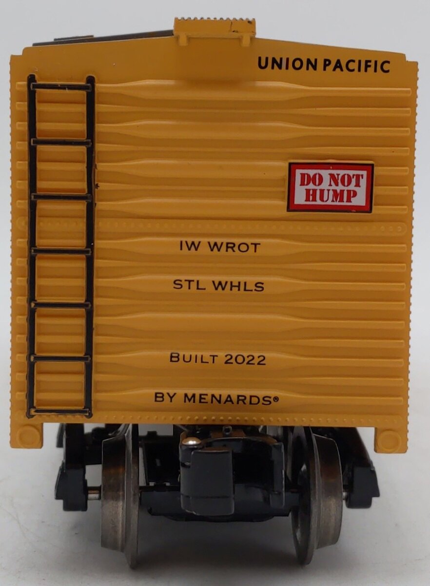 Menards O Gauge Union Pacific Box Car #8320 EX