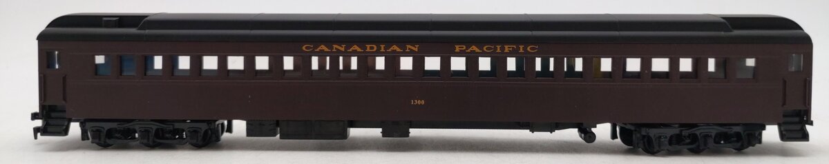 IHC 49111 HO Scale Canadian Pacific Heavyweight Coach Car #1300 LN/Box