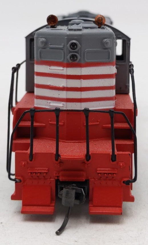 Athearn 3151 HO Chicago Burlington & Quincy GP9 Diesel Locomotive #244-Weathered EX/Box