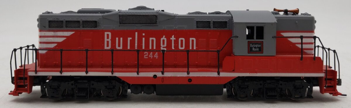 Athearn 3151 HO Chicago Burlington & Quincy GP9 Diesel Locomotive #244-Weathered EX/Box