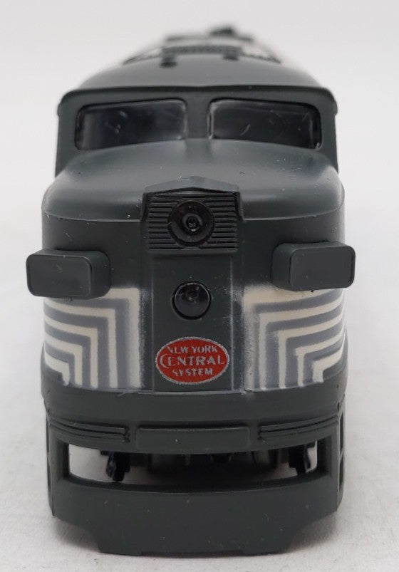 Athearn 3303 HO Scale NYC PA-1 Powered Diesel Locomotive #4211 EX/Box