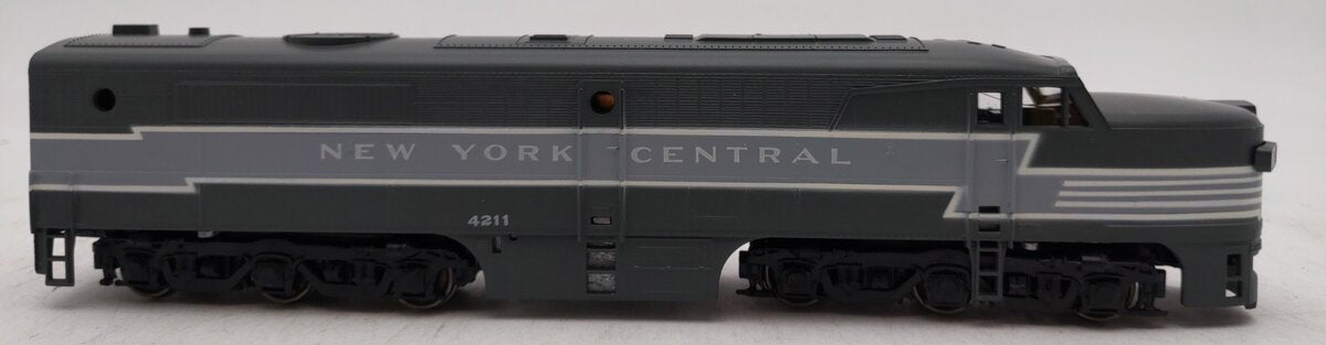 Athearn 3303 HO Scale NYC PA-1 Powered Diesel Locomotive #4211 EX/Box