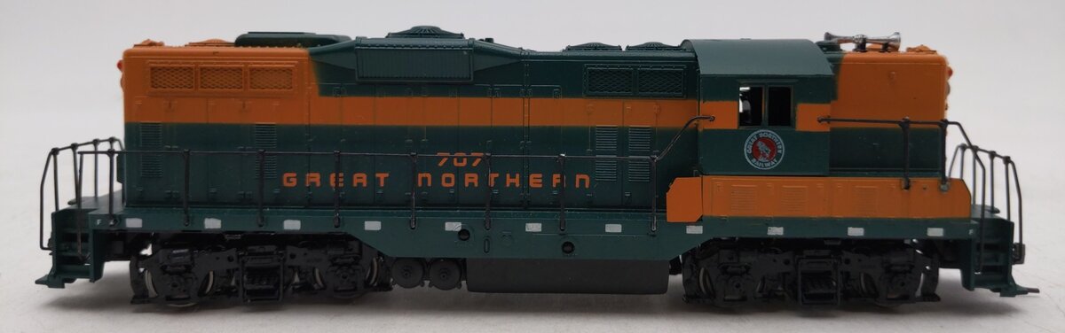 Athearn 3157 HO Scale Great Northern GP-9 Diesel Locomotive #707 LN