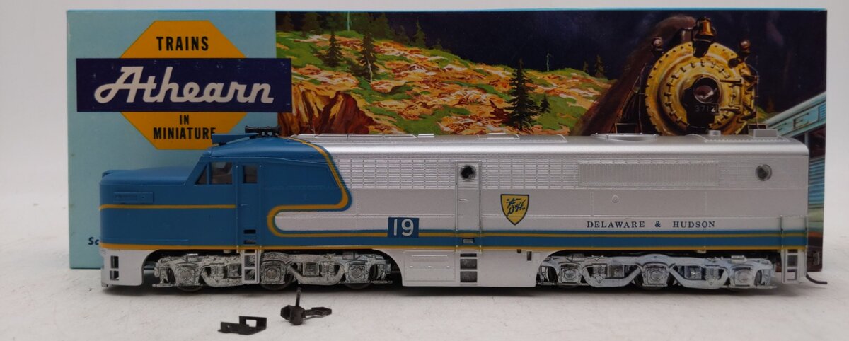 Athearn 3308 HO Scale Delaware & Hudson PA-1 Powered Diesel Locomotive #19 EX/Box