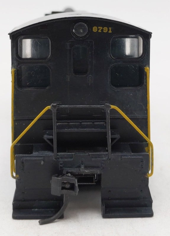 Athearn 3707 HO Scale Pennsylvania S-12 Powered Diesel Locomotive #8791 EX/Box