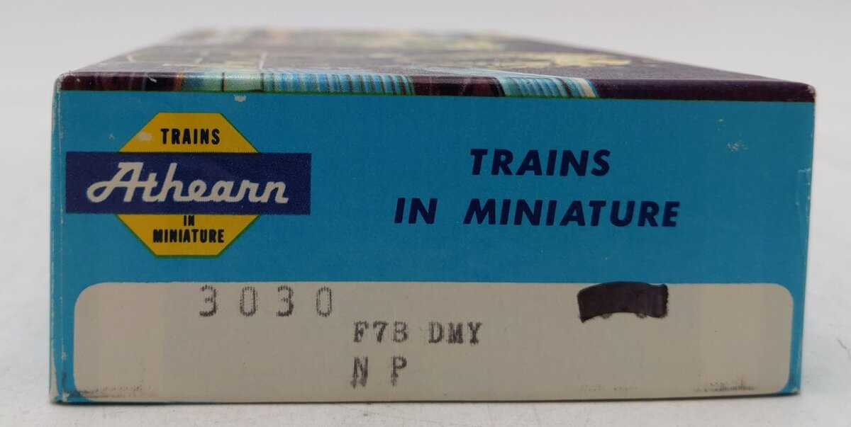 Athearn 3030 HO Northern Pacific F7B Dummy Diesel Locomotive #6011B EX/Box