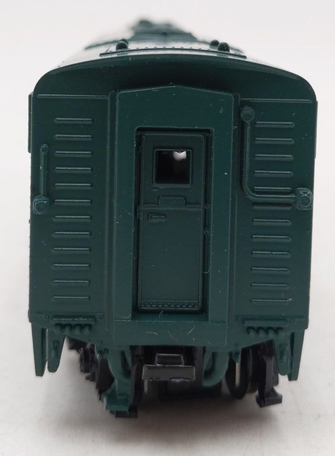 Athearn 3030 HO Northern Pacific F7B Dummy Diesel Locomotive #6011B EX/Box