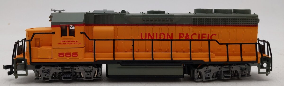 Bachmann 41-635-01 HO Union Pacific EMD GP-40 Diesel Locomotive #866 VG