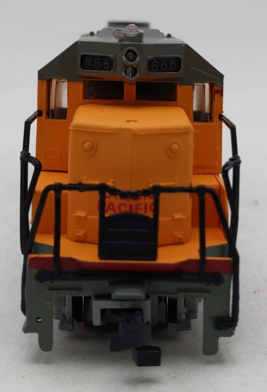 Bachmann 41-635-01 HO Union Pacific EMD GP-40 Diesel Locomotive #866 VG