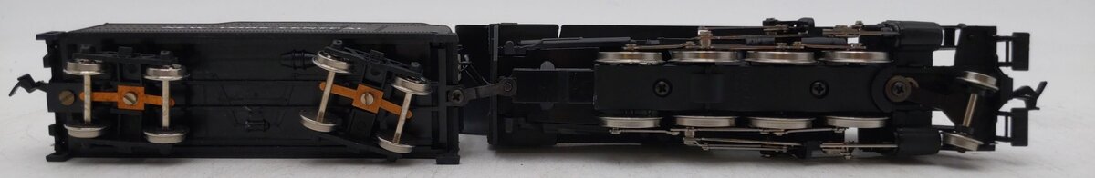 IHC M9528 HO Scale New York Central 2-8-0 Steam Locomotive & Tender #8000 EX/Box